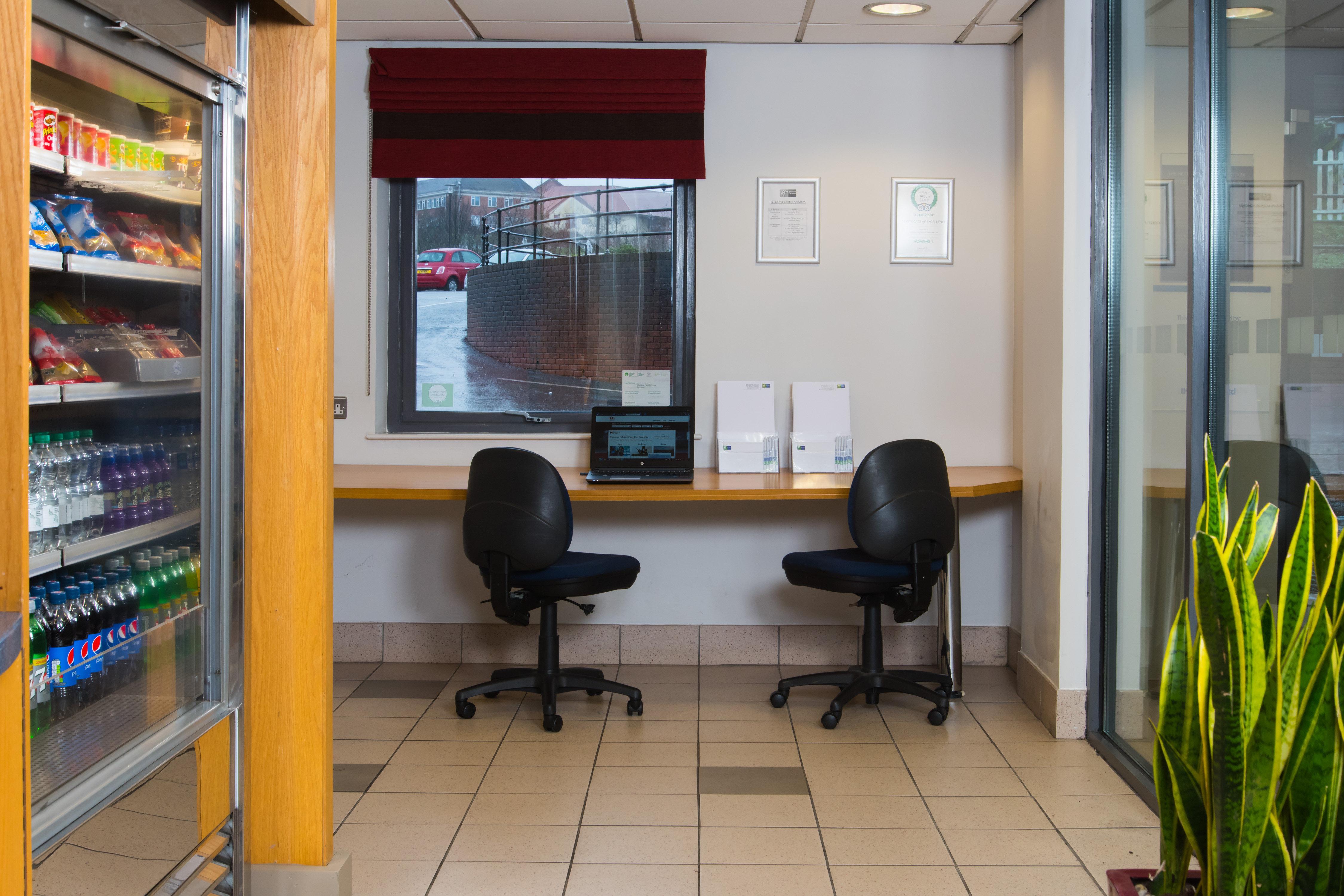 Holiday Inn Express Swansea East By Ihg Exterior photo