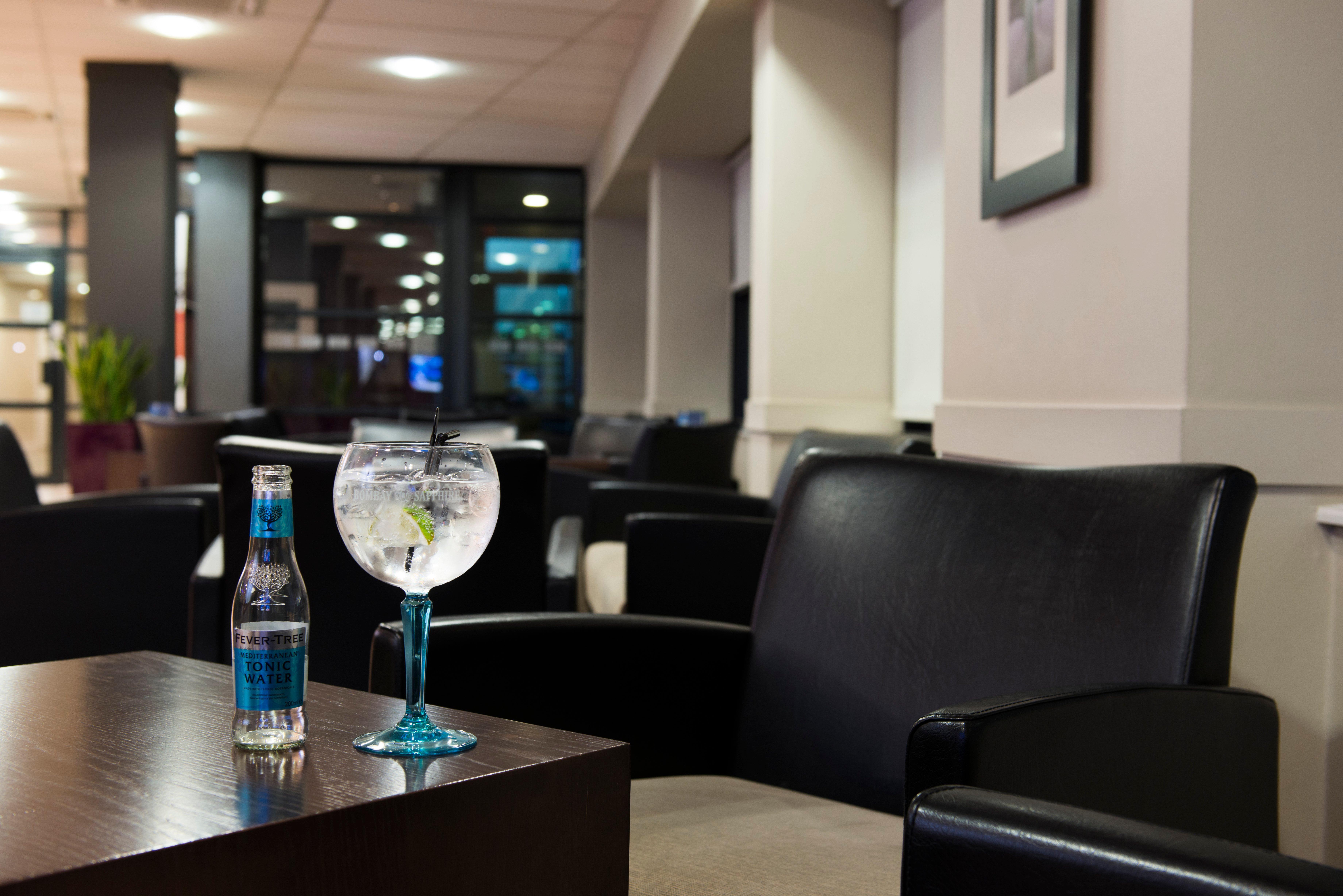 Holiday Inn Express Swansea East By Ihg Exterior photo