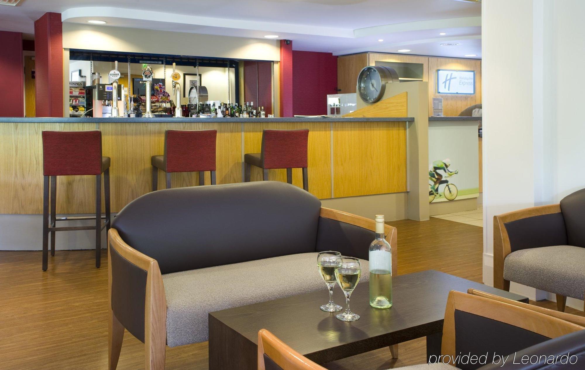 Holiday Inn Express Swansea East By Ihg Exterior photo