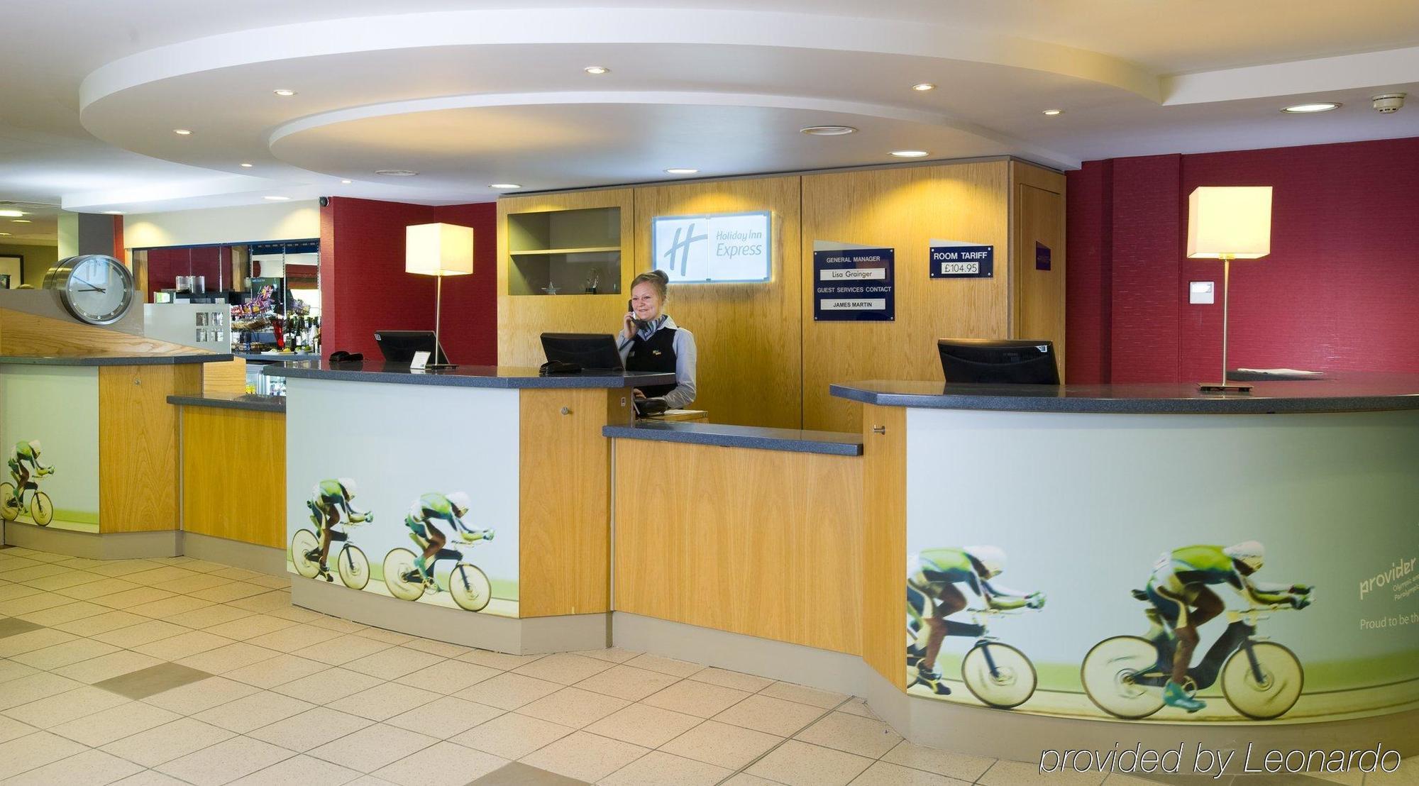 Holiday Inn Express Swansea East By Ihg Exterior photo