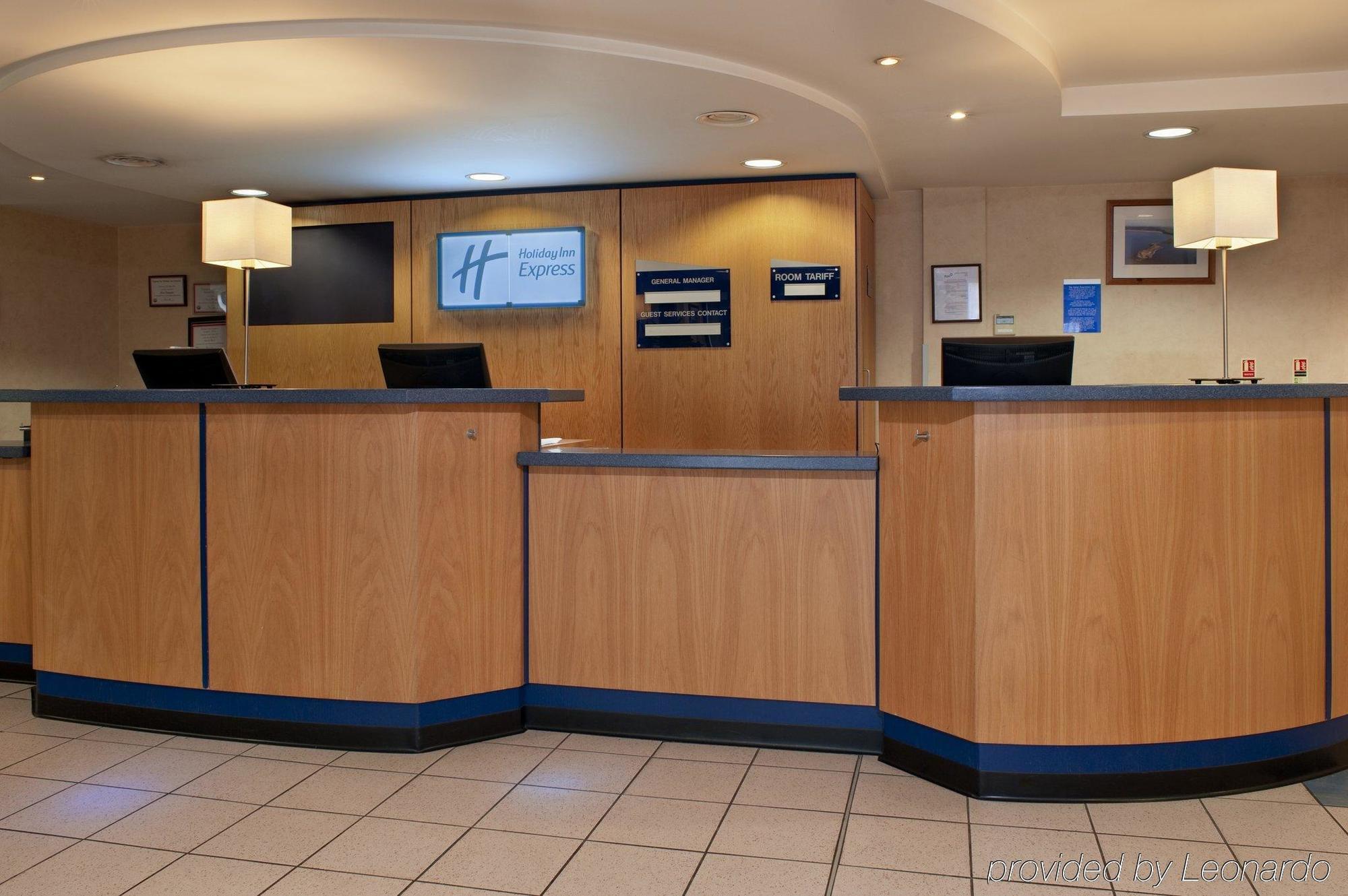 Holiday Inn Express Swansea East By Ihg Exterior photo